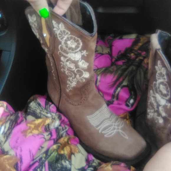 Western style corral boots - Picture 5 of 5